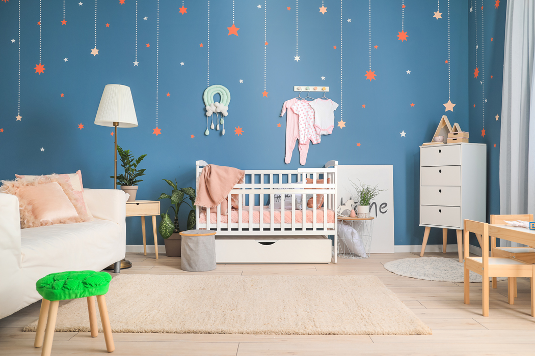 Peinture chambre de bébé thème étoiles lune